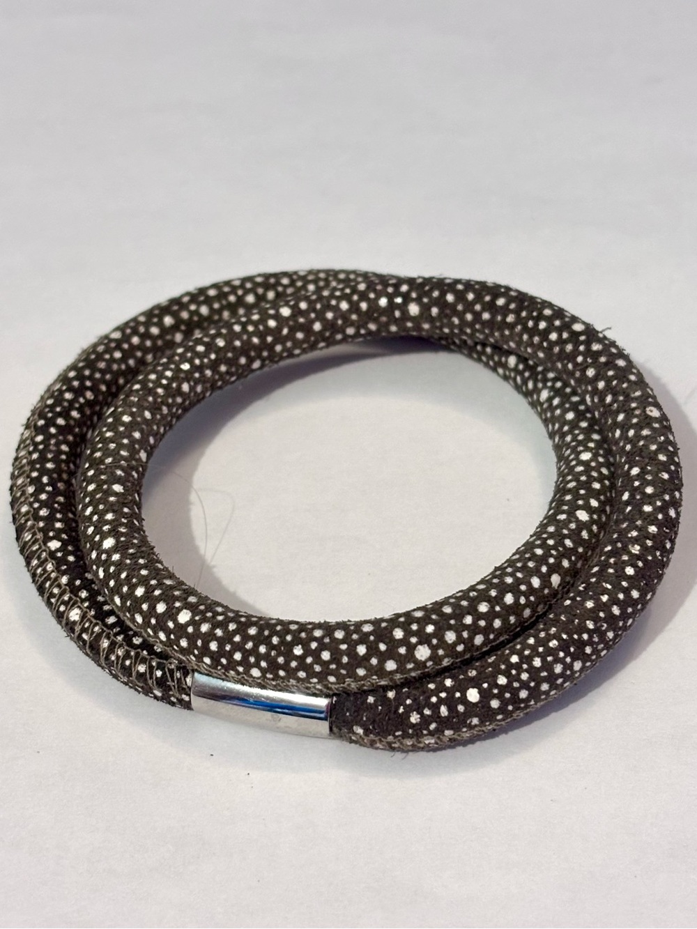 🆕Listing! 🆕 Brighton Double Woodstock bracelet Brown suede White dots Retired